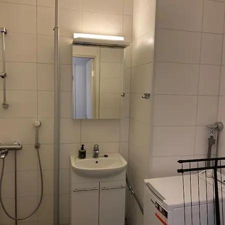 Viihtyisae Huoneisto Laehellae Palveluita Apartment